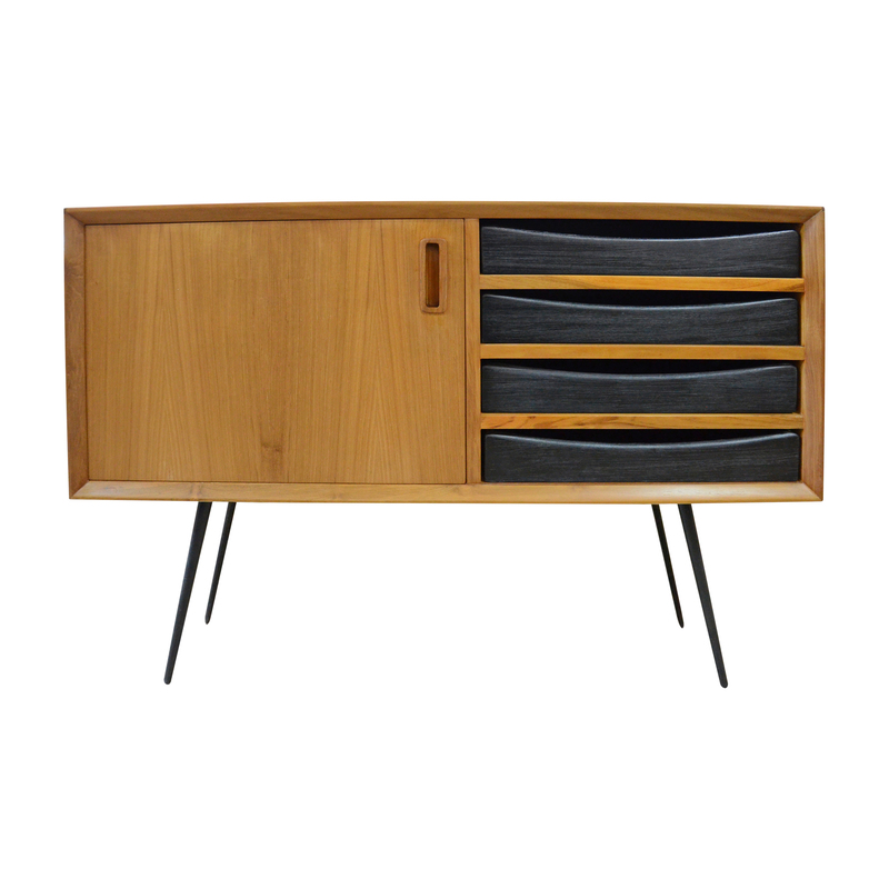 Mols Dresser